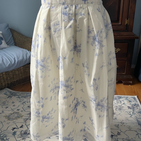 CHICWISH Pleated Midi Skirt-Blue/Ivory Floral/Toile Pattern-Medium - Picture 4 of 9